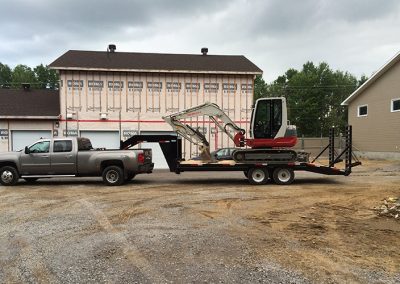 Pelle mécanique pour mini-excavation à Trois-Rivieres et dans la Mauricie | Conteneur Mobile